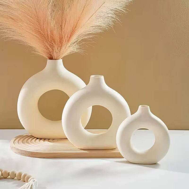 Modern Nordic Hollow Ceramic Vase – White Donut-Shaped Decorative Flower Vase for Living Room, Shelf & Home Décor