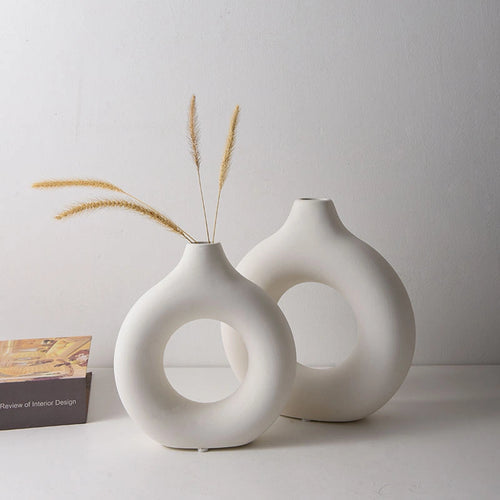 Modern Nordic Hollow Ceramic Vase – White Donut-Shaped Decorative Flower Vase for Living Room, Shelf & Home Décor